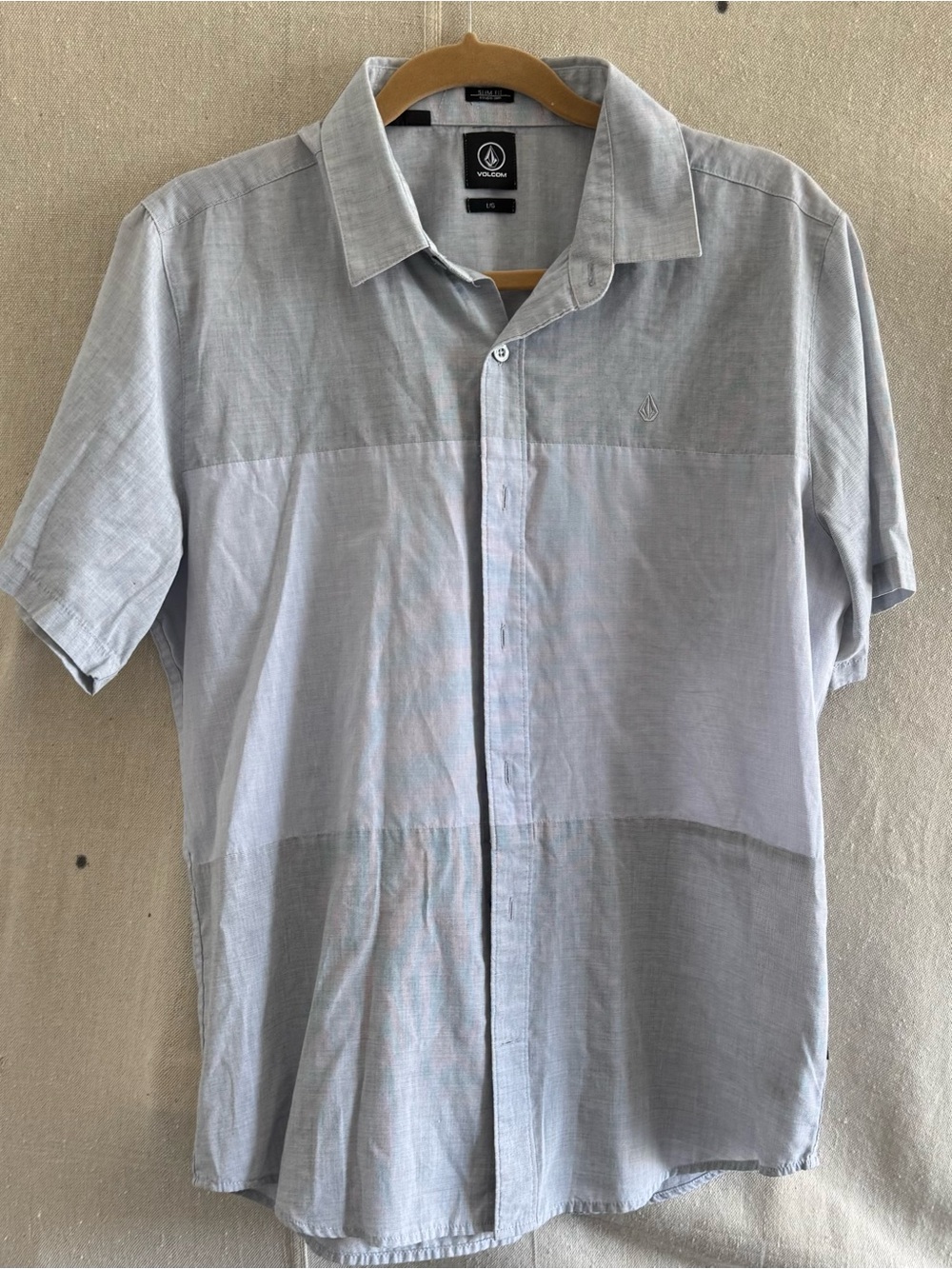 Volcom Men's Light Gray Short Sleeve Button-Down Shirt